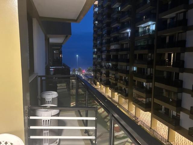 Lindo Apto No Barrabela, Todo Equipado, Com Arcondicionados Split Novos No Quarto E Na Sala, Limpissimo, Cheiroso, Novinho, Condominio Em Frente A Praia, Com Piscina Aquecida, Sauna, Quadra, Academia, Lavanderia, Salao De Beleza, Restaurantes, Mercad Rio de Janeiro Exteriör bild